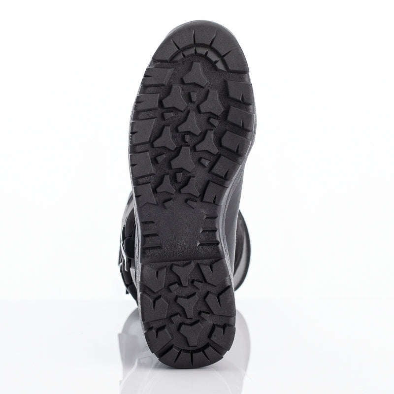 
This boot has been redesigned from the ground up, taking the best features from the previous Adventure boot to develop a boot perfect for adventure riding. 
With a large twin buckle closure system, the Adventure-X is easy to put on and take off, while remaining fastened in place with additional hook & loop fasteners. The system allows the boot to fit around a range of calf sizes for a secure, supportive and comfortable fit. A breathable SinAqua Pro membrane keeps the foot dry and fresh whethe