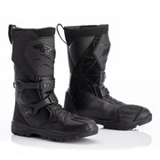 
This boot has been redesigned from the ground up, taking the best features from the previous Adventure boot to develop a boot perfect for adventure riding. 
With a large twin buckle closure system, the Adventure-X is easy to put on and take off, while remaining fastened in place with additional hook & loop fasteners. The system allows the boot to fit around a range of calf sizes for a secure, supportive and comfortable fit. A breathable SinAqua Pro membrane keeps the foot dry and fresh whethe