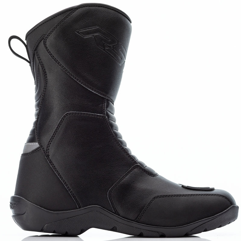
This may be our entry level touring boot, but is still packed with features to keep your feet protected.   
Made from a microfibre construction, the boot features a SinAqua waterproof membrane for dryness and breathability. Added to this are the integrated shin, ankle and heel protection. The boot also features an integrated reinforced toe box and is CE certified as standard!" 
CE Certified: Yes 
Armour :  Heel Protection: Reinforced Cockpit Shin Protection: Integrated Ankle Protection: Int