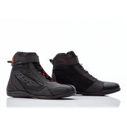 
This sneaker style boot has a flatter sole which is easier to walk around in. Made from heavy-duty microfibre and reinforced with a Ballistic fabric, the boot has integrated heel and ankle protection and a rubberised shift pad for enhanced comfort. 
For added security, the lace and hook & loop closure system also features a lace garage which tidily  secures the lace ends away, preventing the lace getting trapped around the bike. 
CE Certified : Yes 
Armour :  Heel Protection: Reinforced Coc