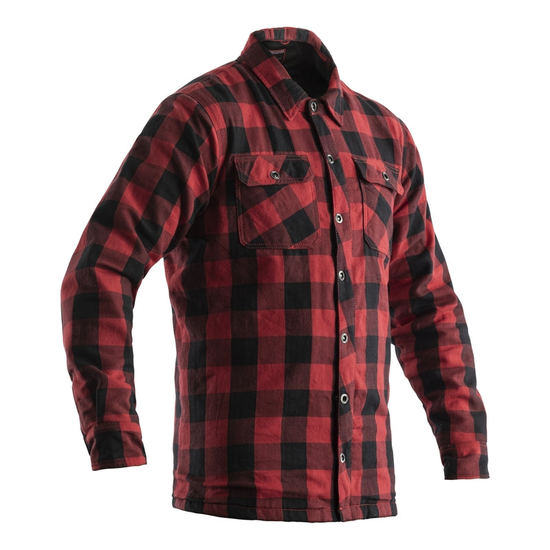 Camisa de cuadros con marcado CE completo —de nivel A—, diseñada para llevarla por encima, aunque cuenta con una capa protectora de aramida.			Marcado CE: A Espaldera: Solo compartimento para añadirla Hombrera: Nivel 1 - Marcado CE Codera: Nivel 1 - Marcado CE		Fabricación			Material exterior de base: Algodón Forro interior: Kevlar® Cremalleras: YKK, de latón clásico Costuras: Recubierta de nailon laminado - Puntada triple Cremallera de unión: No		Diseño			Bolsillos interiores: 1 Bolsillos exter