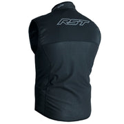 
Thermal Wind Block
O frio do vento tem um efeito dramático na perda de calor corporal da pele, pelo que um tecido que bloqueia o vento tem uma importância vital quando conduz uma motorizada, não apenas para se manter confortável, mas para ficar alerta. O tecido RST TWB oferece mais do que apenas proteção contra o vento: o design ergonómico é potenciado por um material extensor em quatro direções com propriedades extensoras e compressoras. Isto ajuda a manter os músculos quentes, a reduzir o e