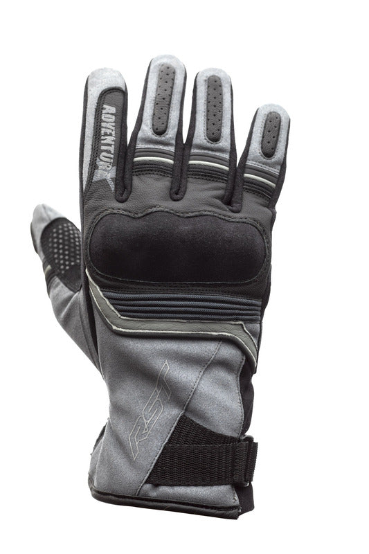 
Colección RST 2020
ProtecciónMarcado CE: Nivel 1 Protección en los nudillos: Poliuretano termoplástico (TPU)  FabricaciónMaterial exterior de base: Cuero Material secundario: Amara® Refuerzo: Palma con doble capa Dedos precurvados Sí Cierre del puño: Velcro ajustable Piel digital 