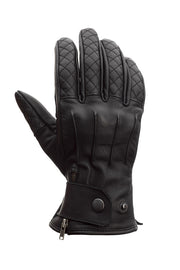 
Colección RST 2020
Los detalles de la costura, el cierre a presión y la cremallera de latón contribuyen a la elegancia de este guante de cuero Matlock CE. ProtecciónMarcado CE: Nivel 1 Protección en los nudillos: Viscoelástica  FabricaciónMaterial exterior de base: Cuero Material secundario: Ante Forro interior: De malla, fijo y cómodo Ventilación: Cuero perforado Dedos precurvados: Sí Cierre del puño: Corchete ajustable a presión y cremallera 