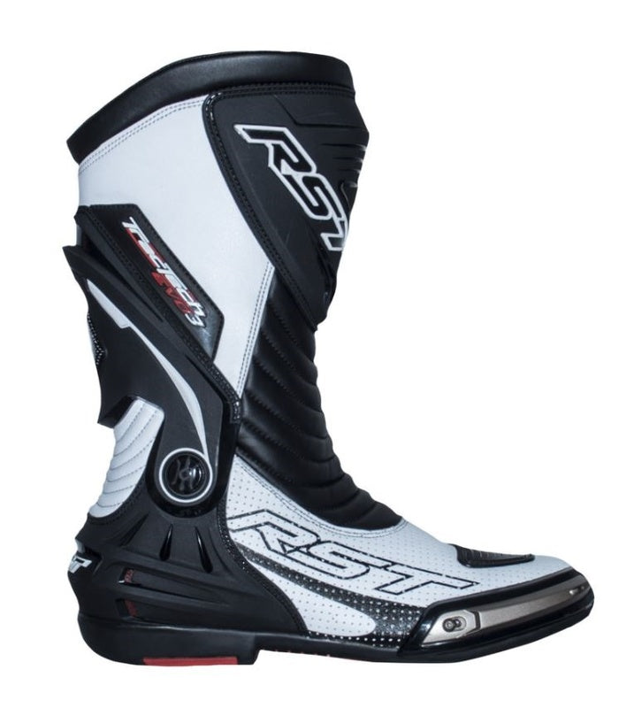 
Designed for comfort and safety, the TracTech Evo III boot has been developed with countless hours on the road and track. The boot is CE Certified to Level 2/2/2/1 which is one of the highest levels of protection and comes with a moulded TPU heel cockpit and TPU shin armour as standard, offering further impact protection. 
Armour  CE Certification Rating: Level 2/2/1 Heel Protection: Moulded TPU Heel Cockpit Shin Protection: Moulded TPU Shin Armour Ankle Protection: TPU  
Construction  Main 