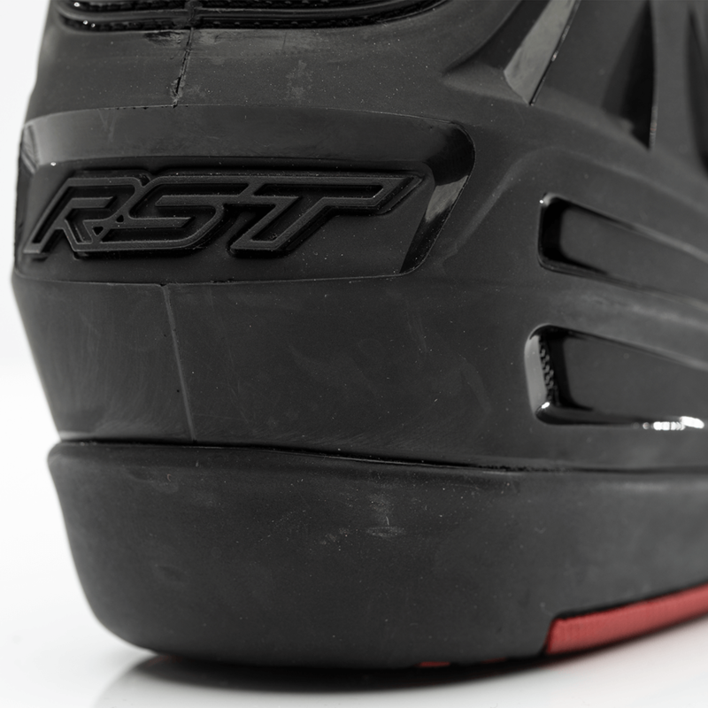 
The TracTech Evo III Short boot packs in all the same great features from the RST TracTech Evo III boot, in a shorter boot. The ankle is cut down particularly at the rear of the motorcycle boots, allowing for a free range of movement when changing gear on the bike and for unrestricted movement when walking around off the bike. It can be comfortably worn with RST textile or Reinforced jeans. The boot is CE Certified to Level 1/1/2/1 and comes with a moulded TPU heel and ankle protectors offerin