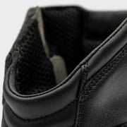 
Bota impermeable, de caña corta, Tractech Evo-3Protección:Protección en talón: Poliuretano termoplástico (TPU)Protección en tobillo: Poliuretano termoplástico (TPU)Fabricación:Material exterior de base: MicrotechForro impermeable: Forro fijo Sinaqua®Cierre: Cremallera y velcroAlmohadilla de cambio: SíDeslizadera de bota: Aleación de zincCambrillón: NailonPlantilla: Gel antibacteriano Suela: Suela racing, de doble densidad, antideslizanteDiseño:Puntera: Reforzada