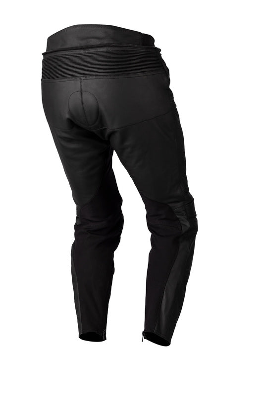 
A great standalone jean, versatile in its ability to be paired with any RST leather or textile jacket. A basic yet well cut jean makes the Tour1 a fantastic addition to your motorcycle apparel collection. CE Rating: AAAArmourHip Armour: CE Level 2Knee Armour: CE Level 1ConstructionMain Outer Material: LeatherStretch Material: 4 Way Woven Stretch Panels with Motion Panels Inner Lining: MeshZips: MAX ZipsThread: Bonded Nylon Ventilation: Panel in Panel Perforated LeatherReinforcement: Double lea