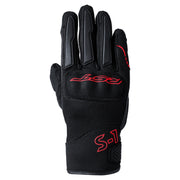 
Completing the S1 line-up of products is the S1 Mesh Glove. Featuring an integrated Alcantara covered knuckle protector, TPU protection on the first three fingers, a neoprene cuff, leather palm for protection and digital touch on the forefinger. This mesh glove provides a vast amount of ventilation allowing air to flow around your hands, perfect for the warmer months.

ARMOUR

TPR knuckle
TPU finger protection


MATERIAL

OUTER 1: G450 mesh
OUTER 2: Nylon
OUTER 3: Leather
OUTER 4: Amara


L