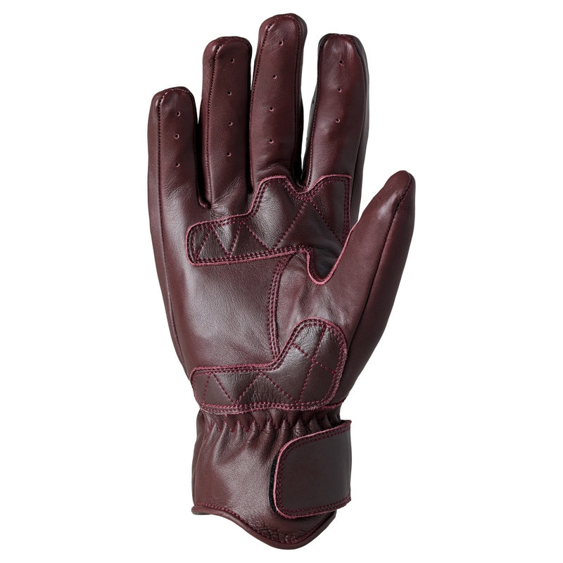 
The Hillberry 2 glove is an upgrade from the Hillberry glove for 2023, available in leather colours to match both the Hillberry and Brandish jackets. Featuring an integrated soft knuckle protector, motion panels on all the fingers, double layer leather on the palm and perforations for ventilation on the fingers.

ARMOUR

Visco elastane knuckle


MATERIAL

OUTER: Premium aniline waxed leather


LINING

Polyester lining with foam


FEATURES

Embossed logos
Double layer leather at palm
Pre-cu