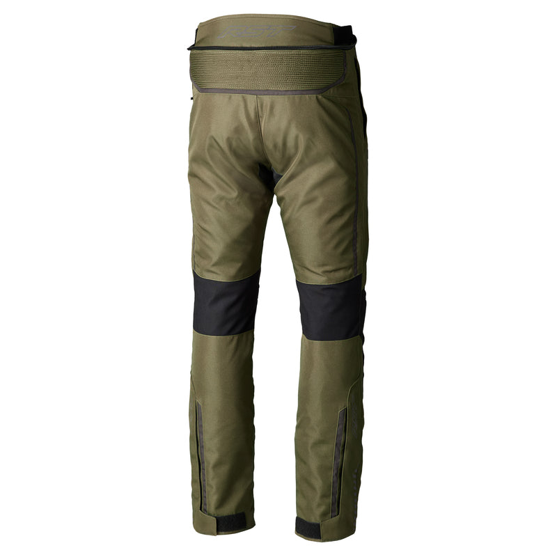 
Our Maverick Evo jean is the perfect companion for the RST Maverick Evo Jacket, versatile enough to take on anyweather condition with a removable and interchangable SinAqua waterproof membrane and quilted thermal linerand reflective print to enhance visibility in darker conditions.

ARMOUR

CE Certification Rating: AA
Elbow: Level 2
Shoulder: Level 2
Back: Level 1


CONSTRUCTION

Outer 1: MaxTex
Outer 2: Ballistic
Fixed mesh lining
Removable SinAqua lining
Removable lightweight thermal linin
