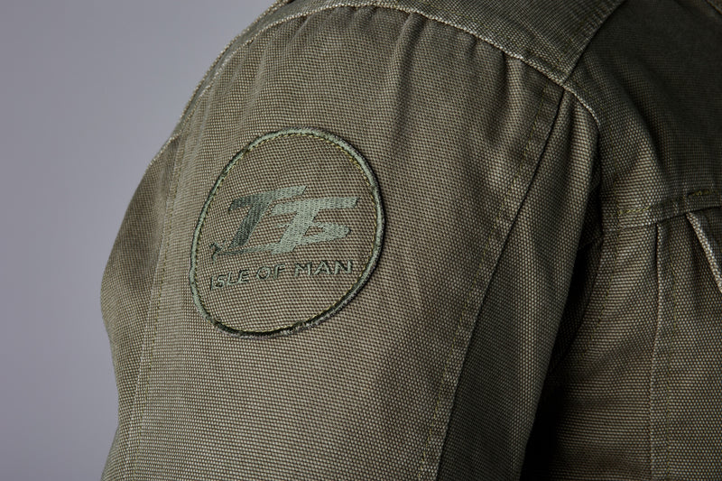 
The Crosby 2 is a classic cotton canvas jacket, paying homage to RST’s sponsorship of the Isle of Man TT. Available in vintage colourways; charcoal and green, with a removable thermal lining and fix waterproof lining on the inside. So a textile classic offering from the RST TT Collection.

ARMOUR

ELBOW: Level 1
SHOULDER: Level 1
BACK: Pocket Only


MATERIAL

OUTER 1: Cotton canvas


LINING

Fixed mesh with SinAqua membrane
Removable thermal liner light weight


FEATURES

IOM TT branding
E
