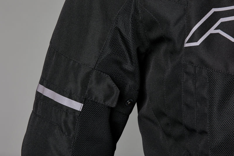 
The Pilot Evo Air Jacket is a light weight mesh version of out Pilot Evo sports jacket. Bringing all the great qualities of the Pilot Evo jacket but with the additional feature of a mesh layer to allow air to flow around the body, great for summer riding. Mens

ARMOUR

ELBOW: Level 1
SHOULDER: Level 1
BACK: Pocket Only


MATERIAL

OUTER 1: 100% Polyester (MAXTEX)
OUTER 2: K300 mesh


LINING

Fixed Mesh


FEATURES

Intake & exhaust vents
Waist & sleeve adjusters
2x zip pockets
2x internal p