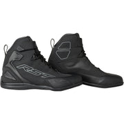 
An ultimate performer, the Sabre is a super aggressive kart style shoe. Low cut at the back, with ankle protection and a hybrid lace and Velcro closure. The Sabre offers fantastic protection and great levels of comfort on the bike. This new waterproof version of RST’s fantastic Sabre boot will keep you protected and dry.

ARMOUR

Integrated heel protection
Integrated ankle protection


MATERIAL

OUTER 1: Microfibre
OUTER 2: Perforated microfibre


LINING

LINING: Polyester


FEATURES

Lace