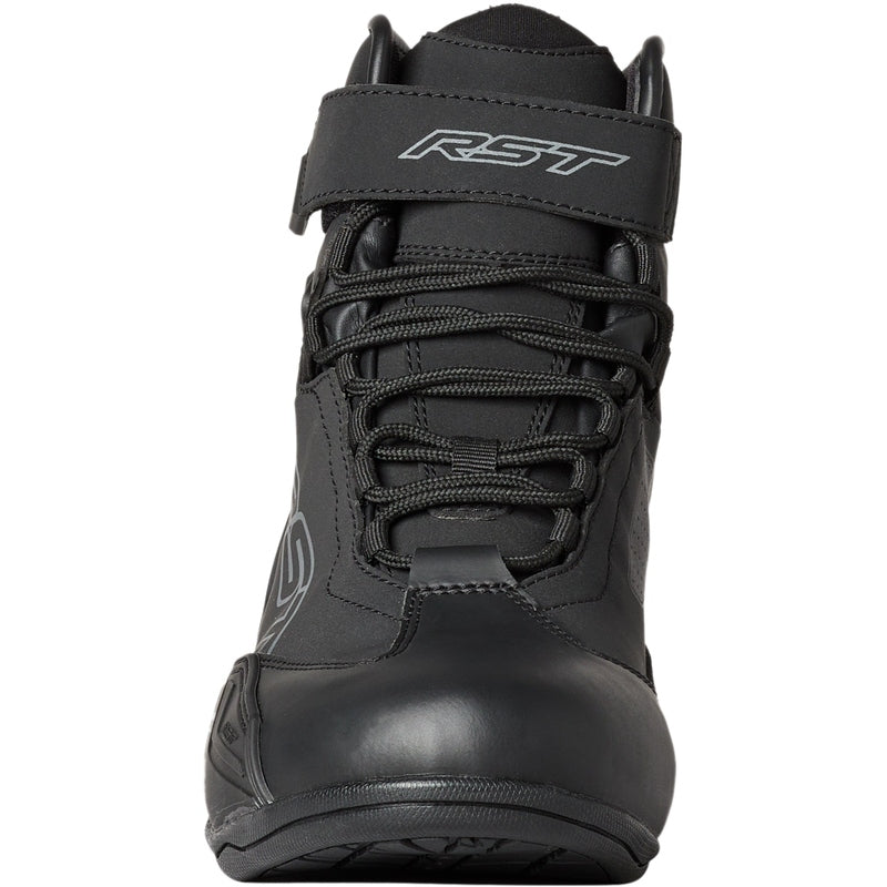 
An ultimate performer, the Sabre is a super aggressive kart style shoe. Low cut at the back, with ankle protection and a hybrid lace and Velcro closure. The Sabre offers fantastic protection and great levels of comfort on the bike. This new waterproof version of RST’s fantastic Sabre boot will keep you protected and dry.

ARMOUR

Integrated heel protection
Integrated ankle protection


MATERIAL

OUTER 1: Microfibre
OUTER 2: Perforated microfibre


LINING

LINING: Polyester


FEATURES

Lace