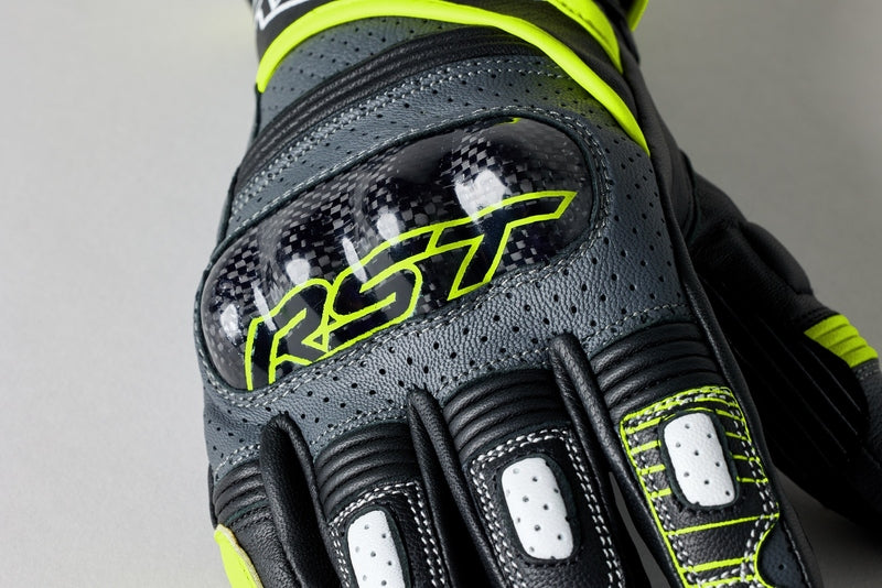 
The Fulcrum is RST’s brand-new sports glove designed with a nod to street riding. Featuring carbon fibre knuckle protectors, out stitched pre-curved fingers, digital touch leather on both the thumb and forefinger, double layer leather on the palm and power grip for additional grip on the handlebars. This is also available in waterproof version.

ARMOUR

Carbon knuckle
Padded finger protection
Padded palm


MATERIAL

OUTER 1: Goat leather
OUTER 2: Amara


LINING

Polyester Lining BRUSHED wit
