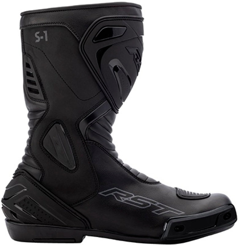 
The S1 is a fantastic entry level sports boot, with removable plastic toe slider, 360 degree heel cockpit, shin, and ankle protectors this boot is a truly fantastic value sports boot. Suitable for any form of riding you encounter. CE Rating: CE CertifiedArmourHeel Protection: TPUAnkle Protection: TPUShin Protection: TPUConstructionMain Outer Material: MicrofibreVentilation: Twin Rear Exhaust + Non WP Perforated LeatherClosure: Zip + Hook & LoopShift Pad: YesShank: Polycarbonate Anti Twist Mids