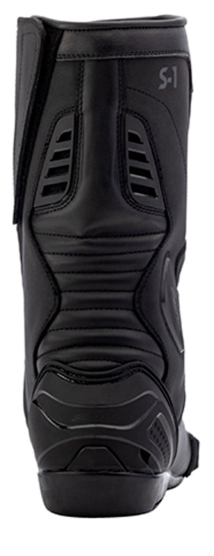 
The S1 is a fantastic entry level sports boot, with removable plastic toe slider, 360 degree heel cockpit, shin, and ankle protectors this boot is a truly fantastic value sports boot. Suitable for any form of riding you encounter. CE Rating: CE CertifiedArmourHeel Protection: TPUAnkle Protection: TPUShin Protection: TPUConstructionMain Outer Material: MicrofibreVentilation: Twin Rear Exhaust + Non WP Perforated LeatherClosure: Zip + Hook & LoopShift Pad: YesShank: Polycarbonate Anti Twist Mids