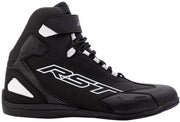 
An ultimate performer, the Sabre is a super-aggressive kart style shoe. Low cut at the back, with ankle protection and a hybrid lace and Velcro closure. The Sabre offers fantastic protection and great levels of comfort on the bike. CE Rating: CE CertifiedArmourHeel Protection: TPUAnkle Protection: TPUShin Protection: TPUConstructionMain Outer Material: MicrofibreVentilation: Perforated InnerClosure: Lace with GarageShift Pad: Yes OverlayShank: Polycarbonate Anti Twist MidsoleSole: UrbanFeature