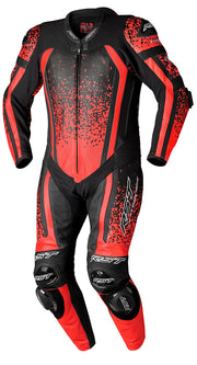 
The perfect choice for track days. Cut less aggressively than the V4.1, the Pro Series Evo Airbag suit is CE Certified to Level AAA. When it comes to rider comfort, use of stretch motion panels allow for the safe deployment of the Airbag. Complete with a range of striking colours, you won’t go unnoticed on the track. Th Pro series Evo is an updated version of the Pro Series Suit as it now has In&Motion’s new essential airbag system and a removable lining.

ARMOUR 

HIP: Level 2
LONG KNEE: Lev