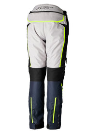 
Our Maverick Evo jean is the perfect companion for the RST Maverick Evo Jacket, versatile enough to take on anyweather condition with a removable and interchangable SinAqua waterproof membrane and quilted thermal linerand reflective print to enhance visibility in darker conditions.

ARMOUR

CE Certification Rating: AA
Elbow: Level 2
Shoulder: Level 2
Back: Level 1


CONSTRUCTION

Outer 1: MaxTex
Outer 2: Ballistic
Fixed mesh lining
Removable SinAqua lining
Removable lightweight thermal linin