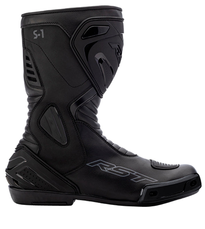 
The S-1 is a fantastic entry level sports boot, with removable plastic toe slider, 360 degree heel cockpit, shin, and ankle protectors this boot is a truly fantastic value sports boot. Suitable for any form of riding you encounter.

ARMOUR

CE Certification Rating: 2221
Heel TPU protection
Shin TPU protection
Ankle TPU protection 


FEATURES & BENEFITS

Twin rear exhaust vents
Hook and loop zip closure
Shift pad
Polycarbonate anti twist midsole
Toe slider
Dual density insole
Dual density out