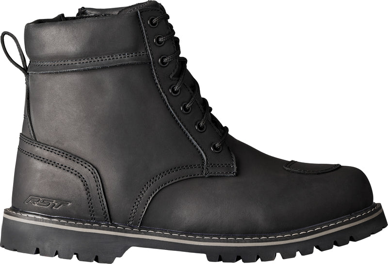
The 3rd generation of the popular Roadster boot demonstrates the constant drive for improvements RST is famous for.

A visual update is combined with an improved nubuck leather outer, a side zip opening for easier entry, an upgraded sole and comfier insole. All these new developments to the Roadster Boot evidence a big step from the previous generation.

Available in both Classic Black and Brown colourways, combine the Roadster 3 Boot with a pair of RST riding jeans and classic leather jacke