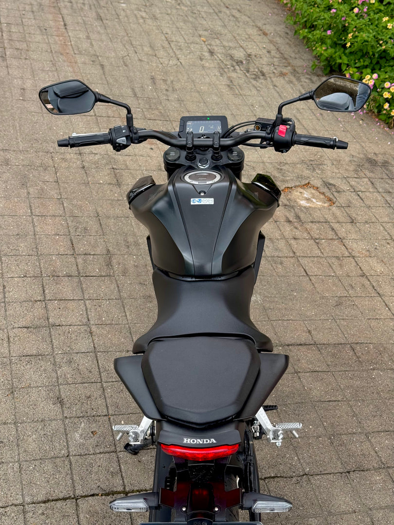 Honda CB125R (2023)