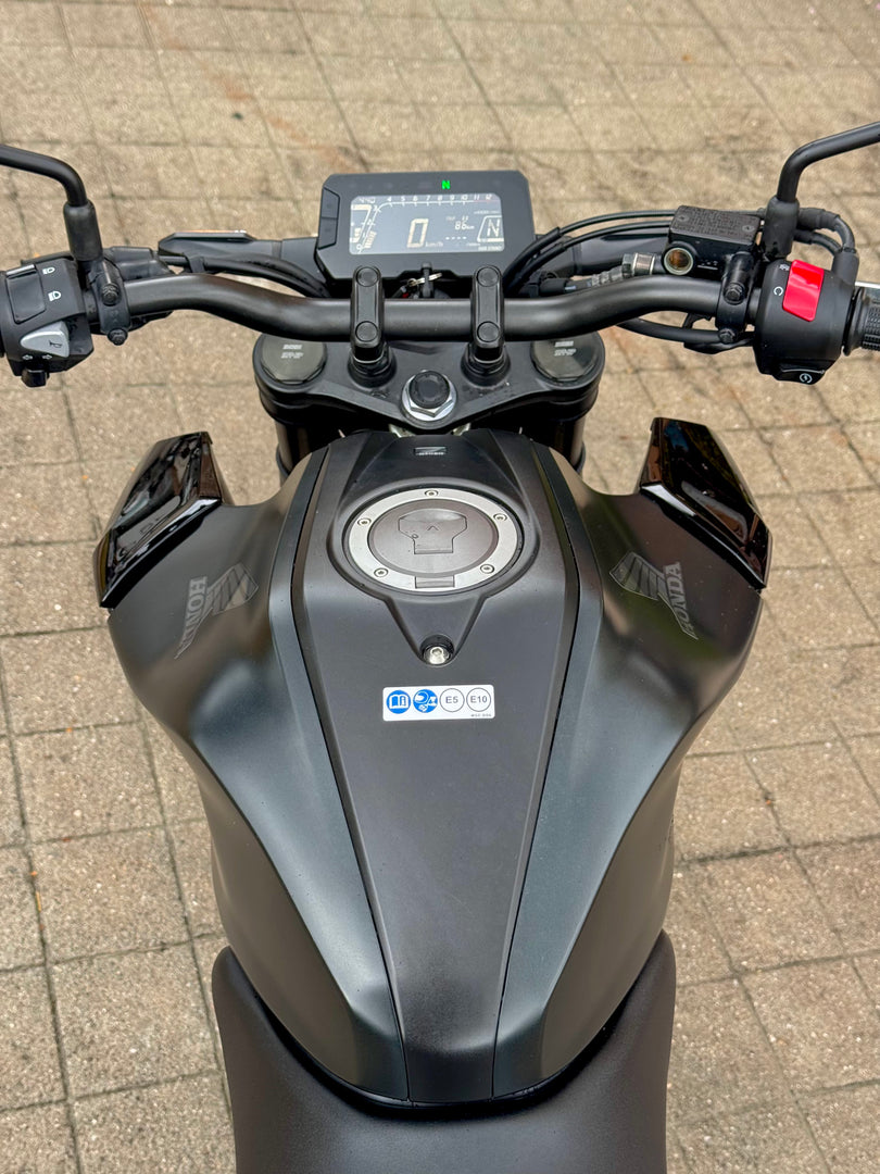 Honda CB125R (2023)
